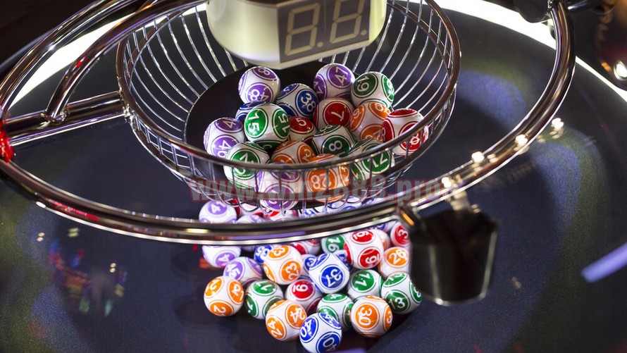 Truy tố 13 đối tượng đánh lô đề qua mạng